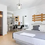 Thiramna Apts Kythnos *