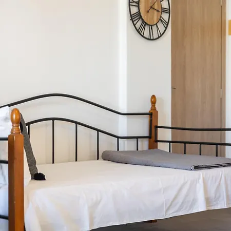 Thiramna Apts Kythnos