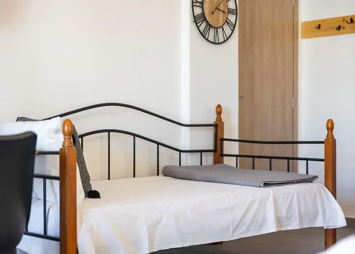 Thiramna Apts Kythnos